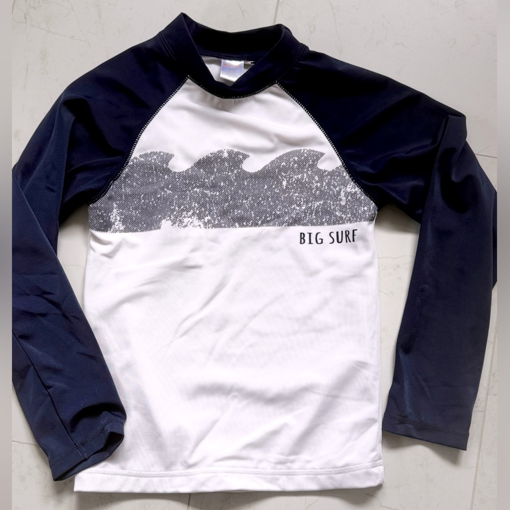 Gymboree Boys White/Navy Rash Guard. Size 8